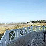 8 Person In Logstor-by Traum